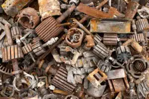 Smaltimento di vecchi oggetti in alluminio Smaltimento di vecchi oggetti in alluminio