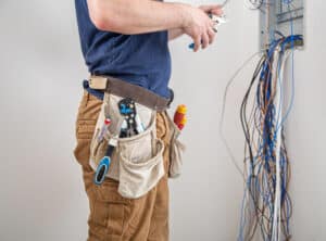 Apparecchiature e strumenti elettricista professionali