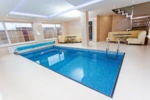 Costo pulizia di piscina Costo pulizia di piscina